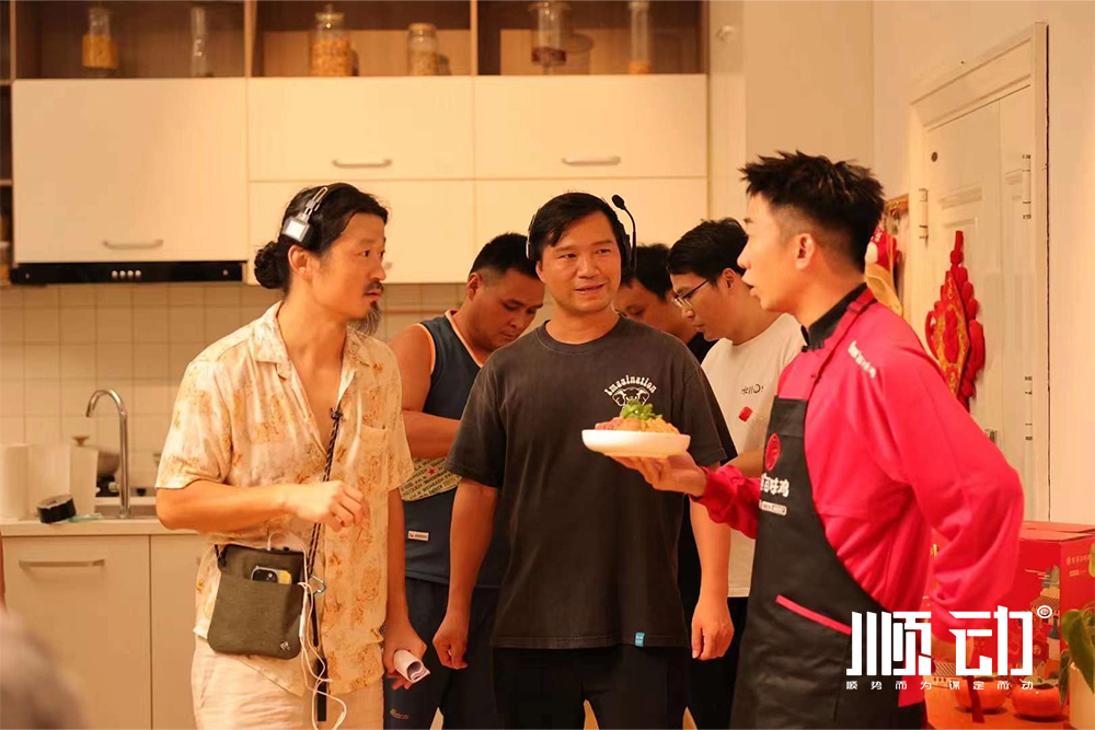 楊迪拍攝紫燕百味雞廣告片花絮 楊迪拍攝紫燕百味雞廣告片花絮